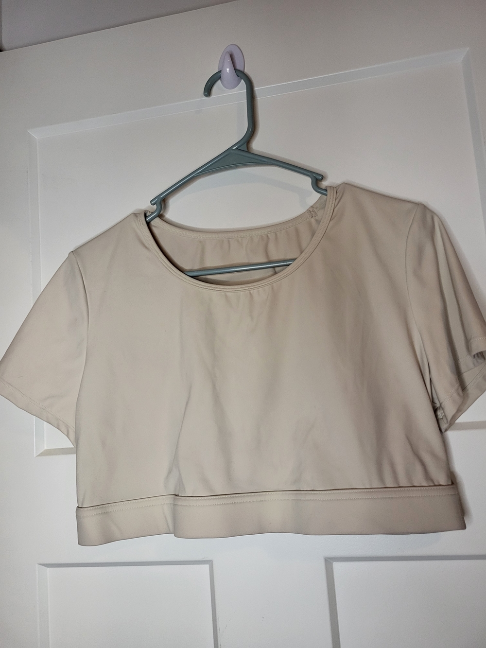HALARA Cream Pink Cropped Short Sleeve Top